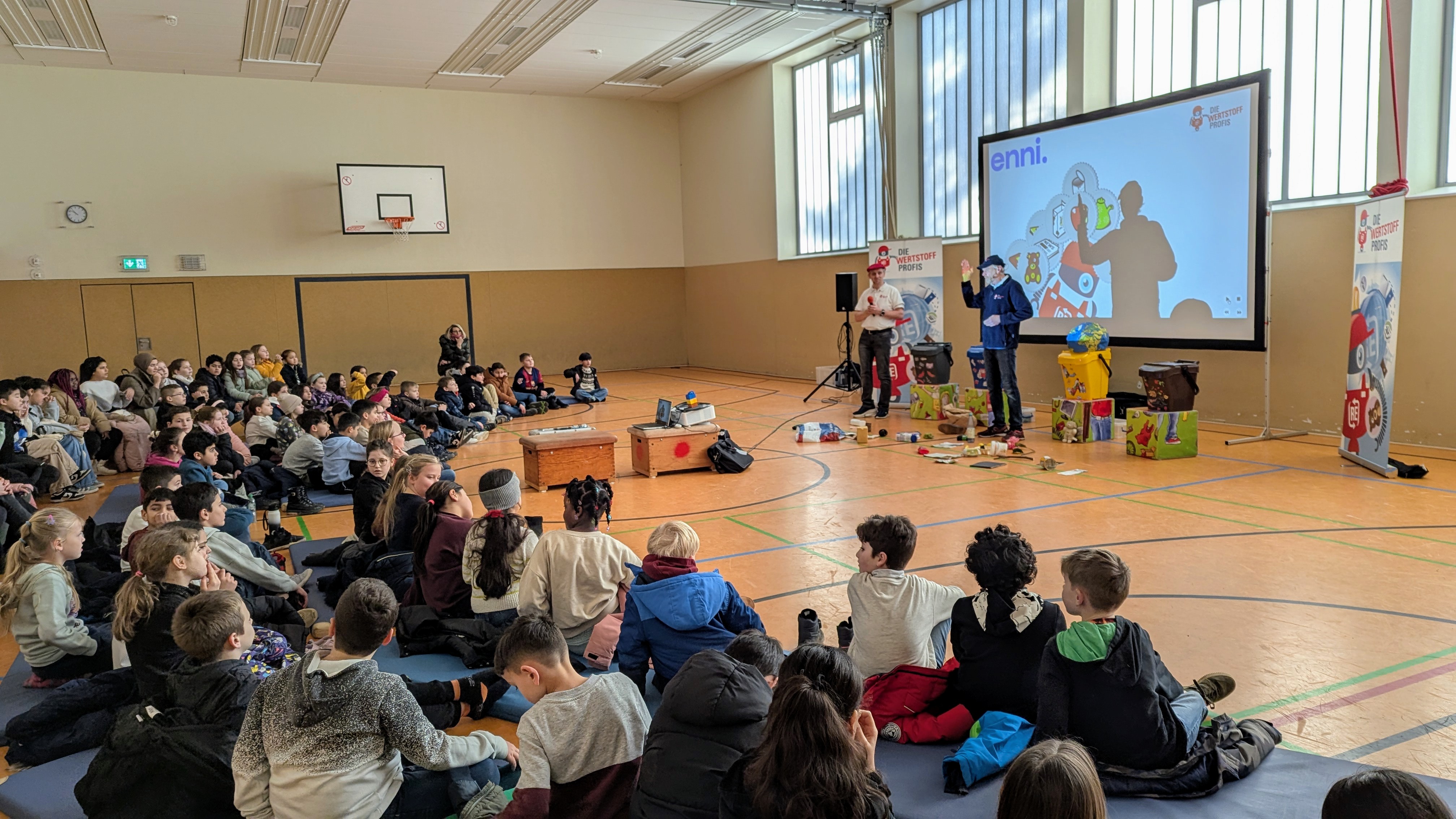 Besuch beim Wertstofftheater